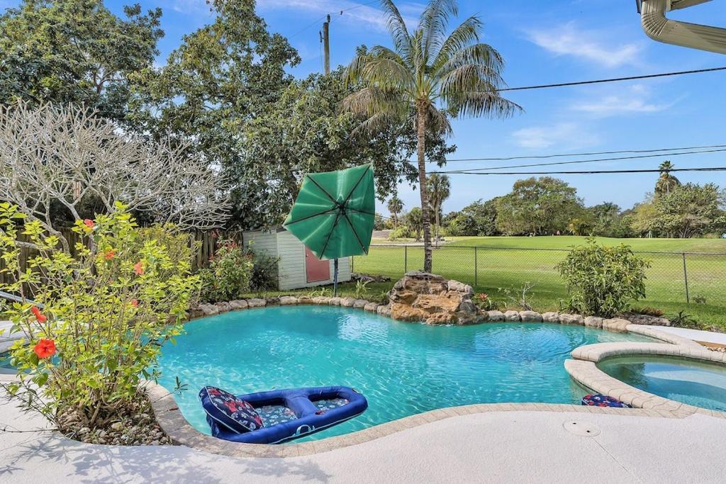 Pool Heat I Firepit And Bbq I 75"Tv I Foosball I 581Mbps Cooper City Exterior photo